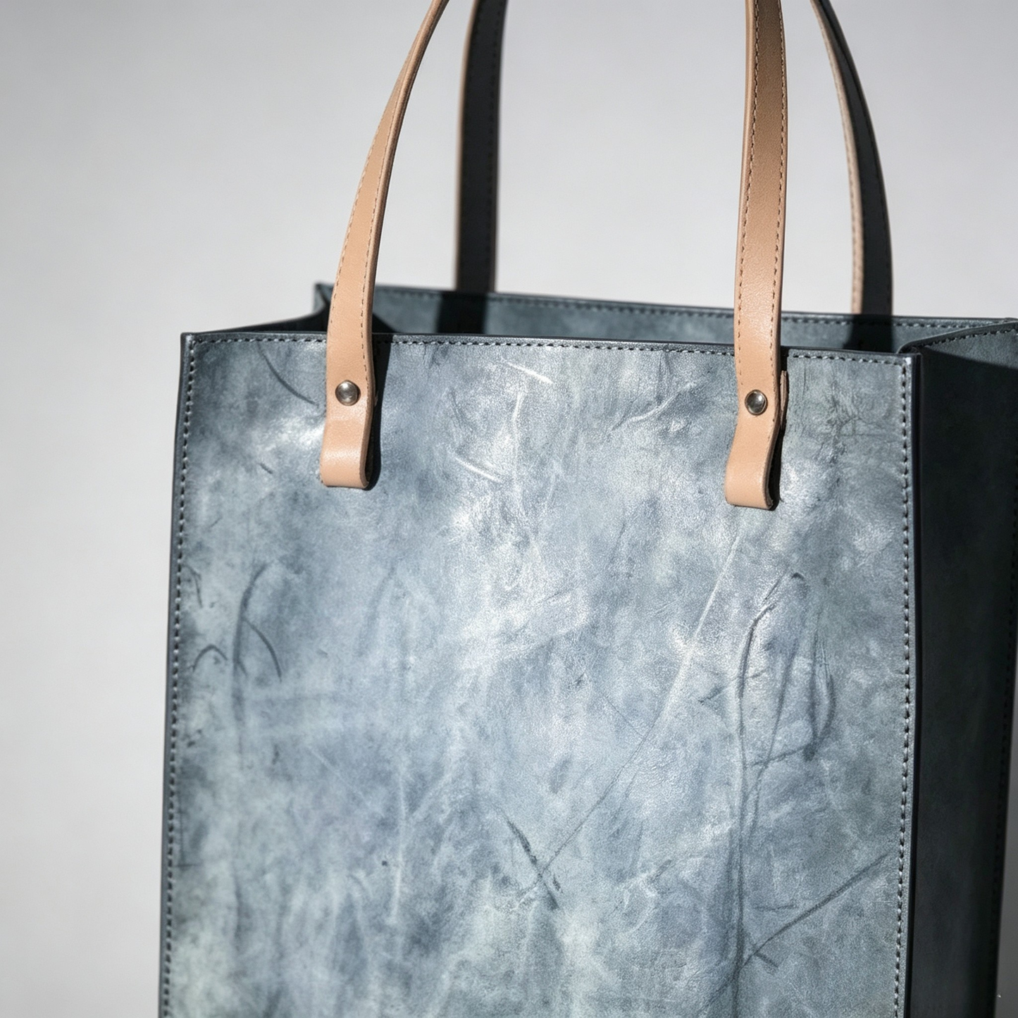 Fog wax leather hard tote bag