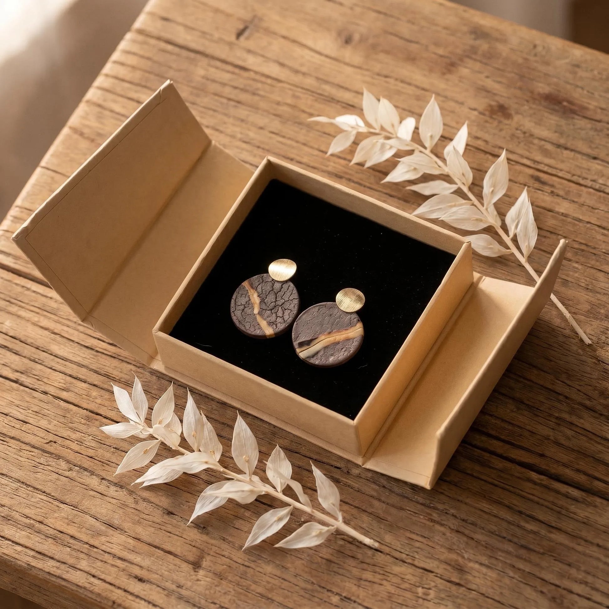 Kintsugi Stone ear stud